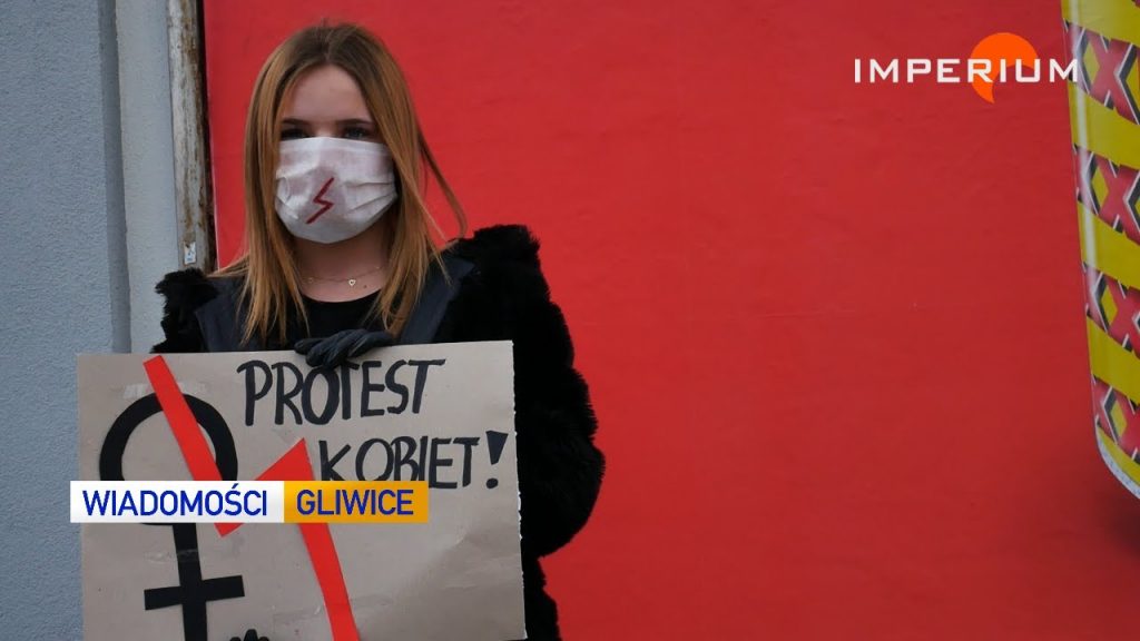 Protestowały stojąc w kolejce po… podpaski