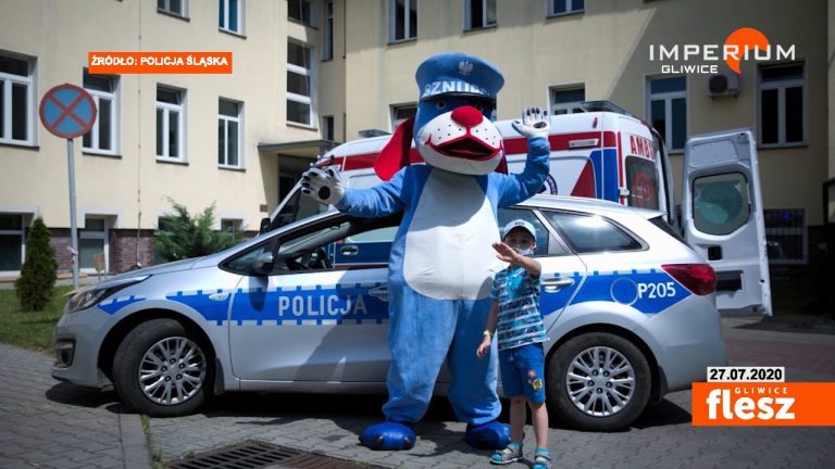 Orkiestra Komendy Wojewódzkiej Policji zagrała dla małych pacjentów