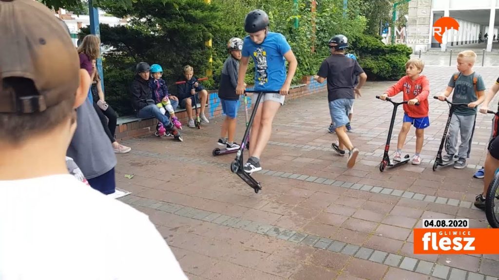 Policjanci uczyli jak połączyć relaks z zasadami bezpieczeństwa