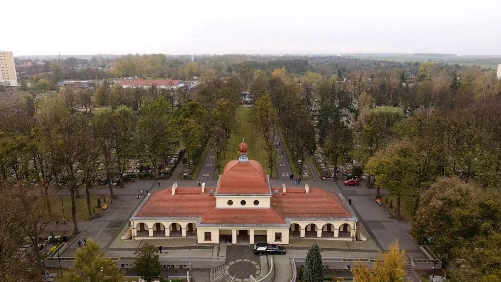 ZTM: Bezpłatna komunikacja publiczna, uruchomienie linii specjalnych i zmiany w rozkładach jazdy na Wszystkich Świętych