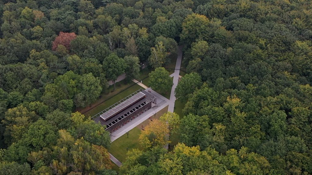 Parking obok tężni solankowej w lesie komunalnym przy Chorzowskiej jest już prawie gotowy