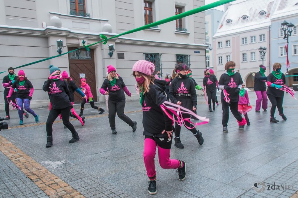 Zatańczą dla „Nazywam się Miliard”, bo tyle kobiet na świecie padnie lub padło ofiarą gwałtu