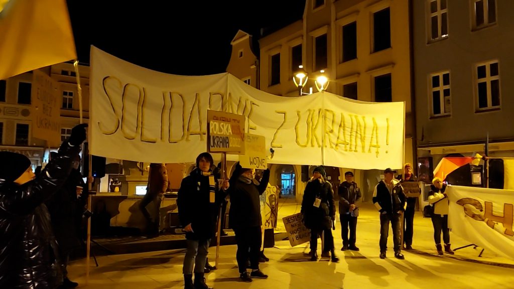 „Solidarnie z Ukrainą”. Podczas wiecu wsparcia odbędzie się zbiórka artykułów szkolnych