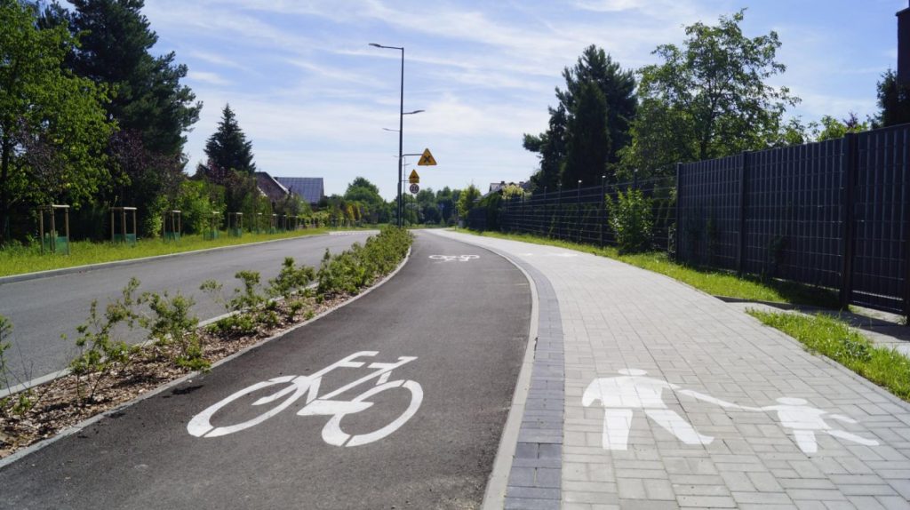 Nowy łącznik z Tarnogórską w Żernikach gotowy. Z inwestycji ucieszą się piesi i rowerzyści