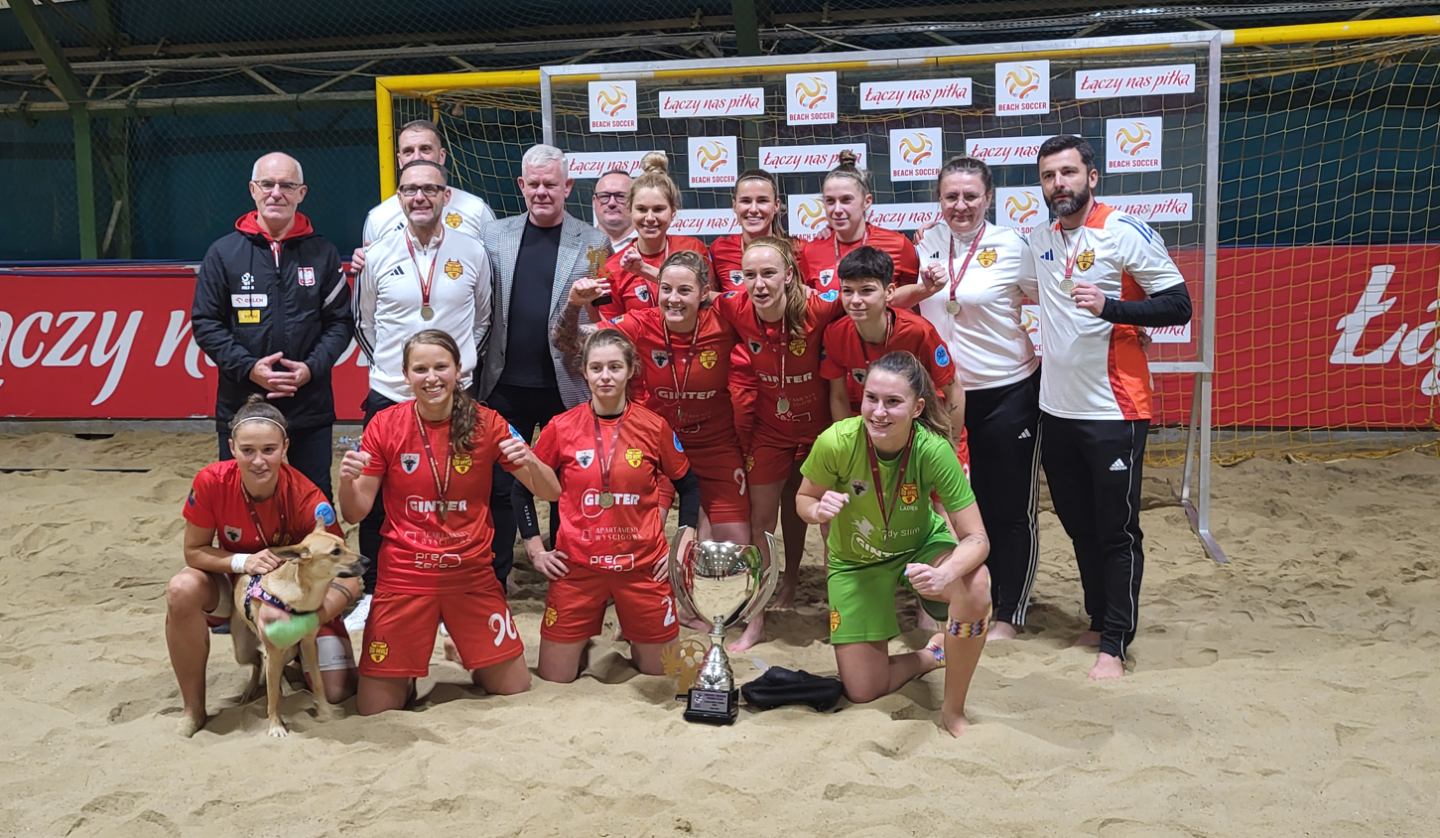 W Kozłowie rozegrano Zimowy Puchar Polski w beach soccerze