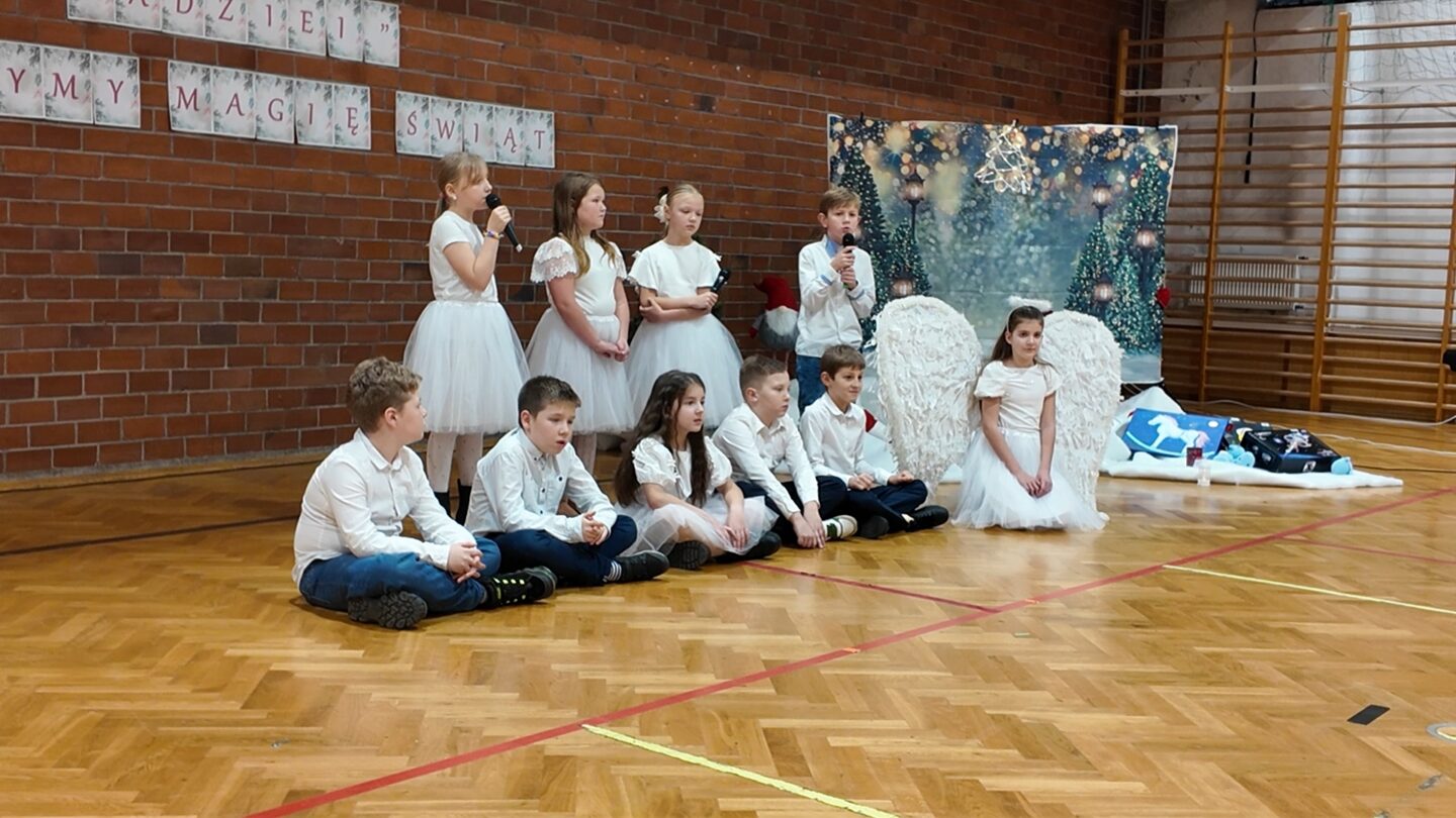 Gdy szkoła łączy pokolenia. „Ciasteczko Nadziei” dla DPS „Nasz Dom”