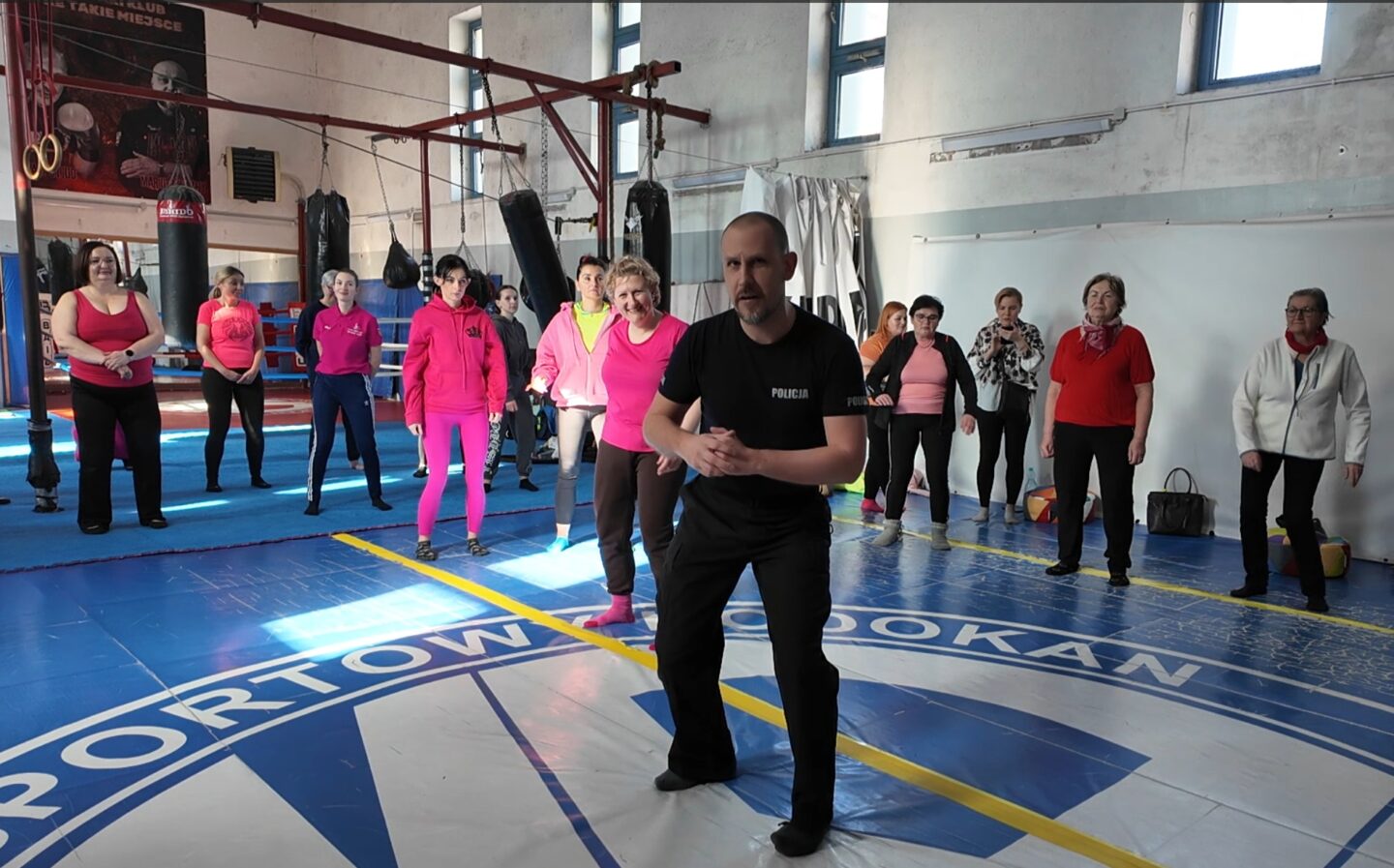 Dzień Kobiet z nauką samoobrony. „Bezpieczne Babeczki” przyciągnęły ponad 100 uczestniczek